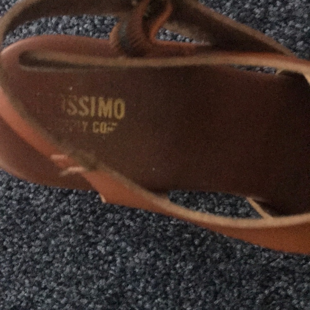 Tan heels - Picture 3 of 3